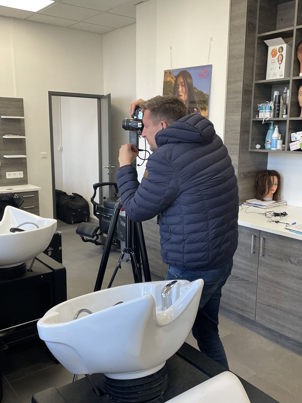 Shooting dans un salon de coiffure